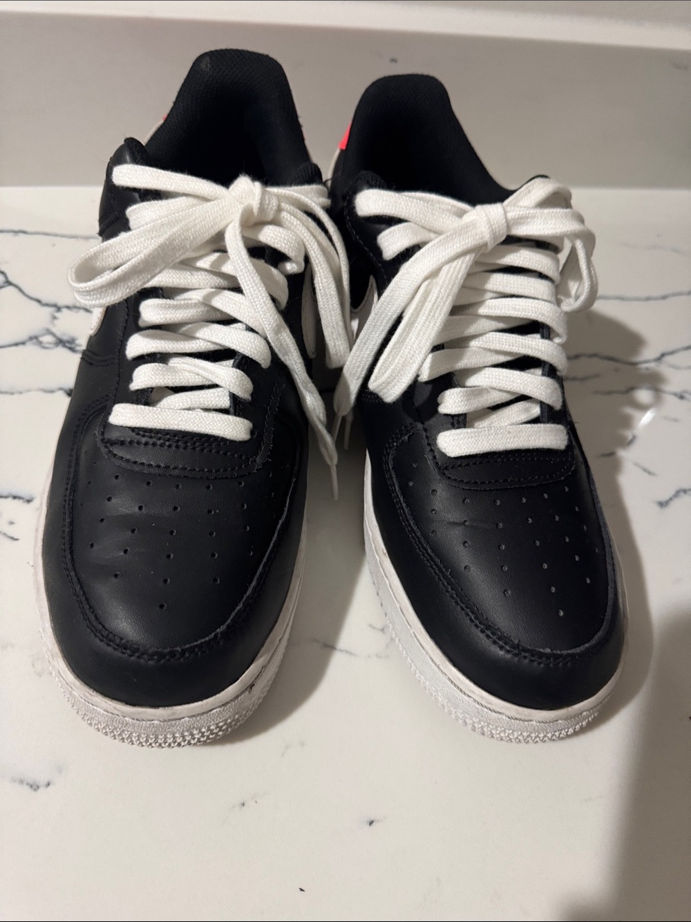 Men’s Black Leather 8.5 White  Coral Nike Air Force 1 Sneakers White Laces